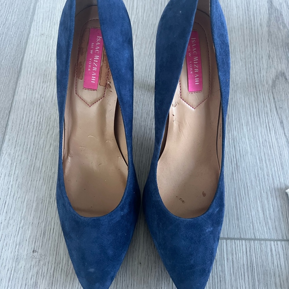 Isaac Mizrahi Women's Blue Suede Pumps